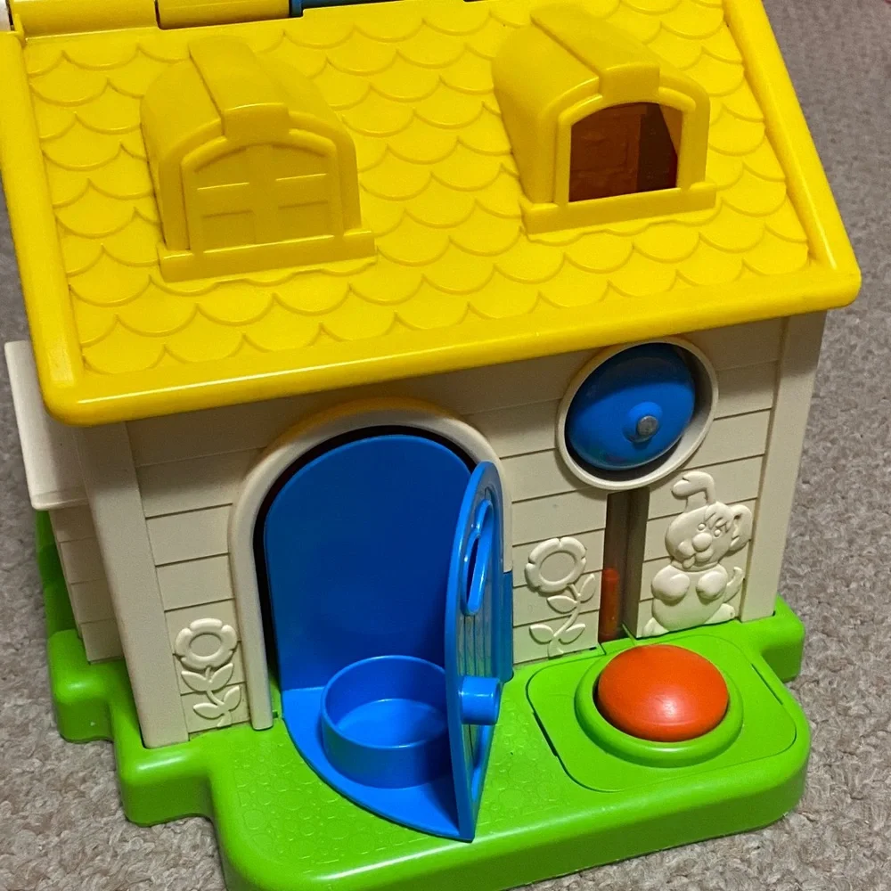 Vintage 1984 Fisher-Price Discovery Cottage
